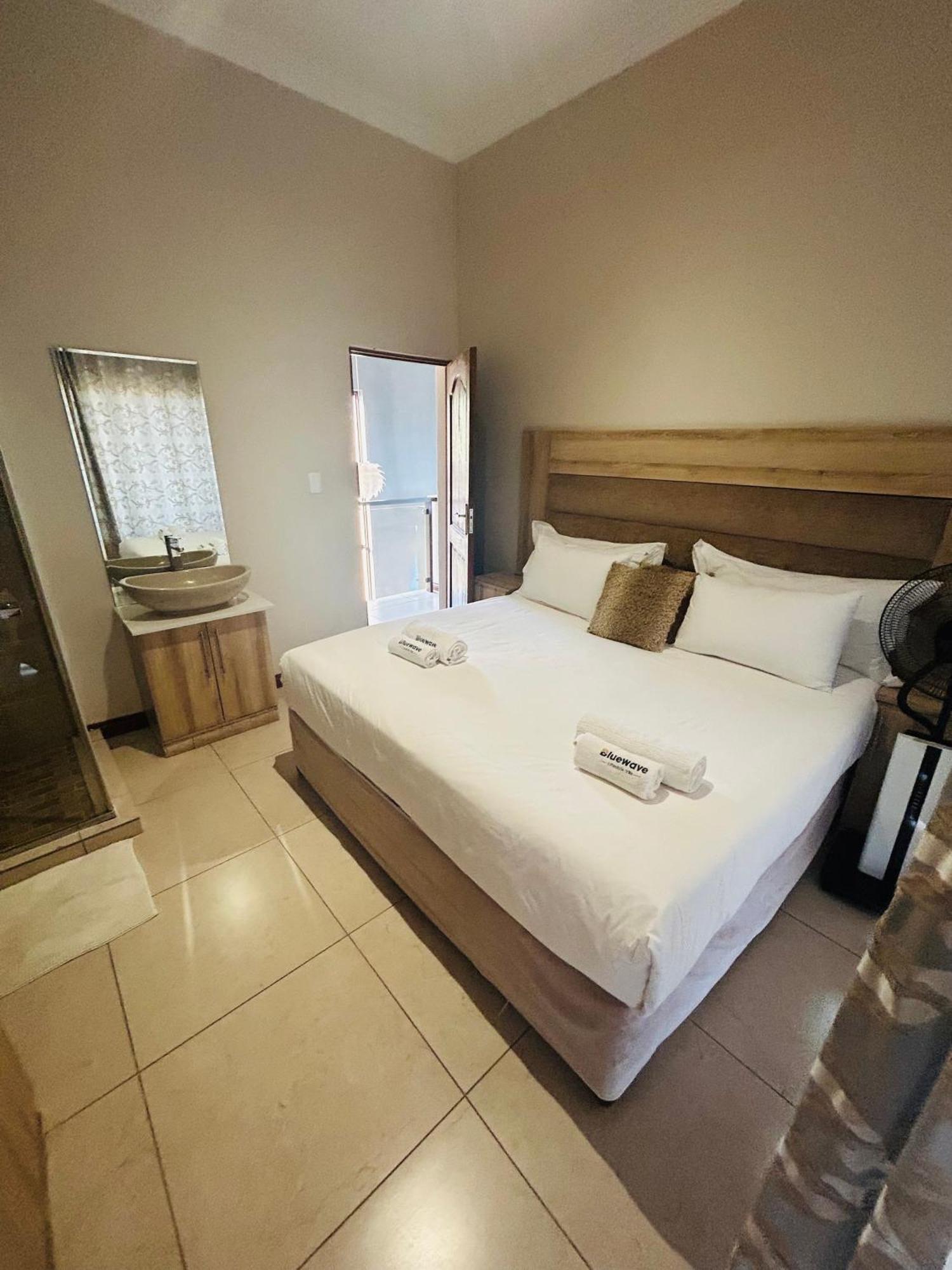 Bluewave Lifestyle Villa Hartbeespoort Exterior photo