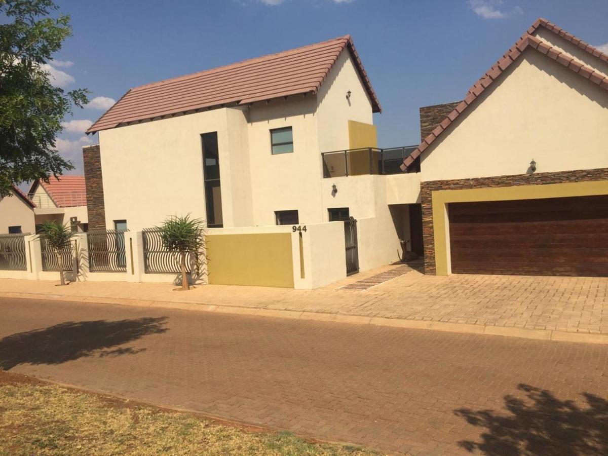 Bluewave Lifestyle Villa Hartbeespoort Exterior photo